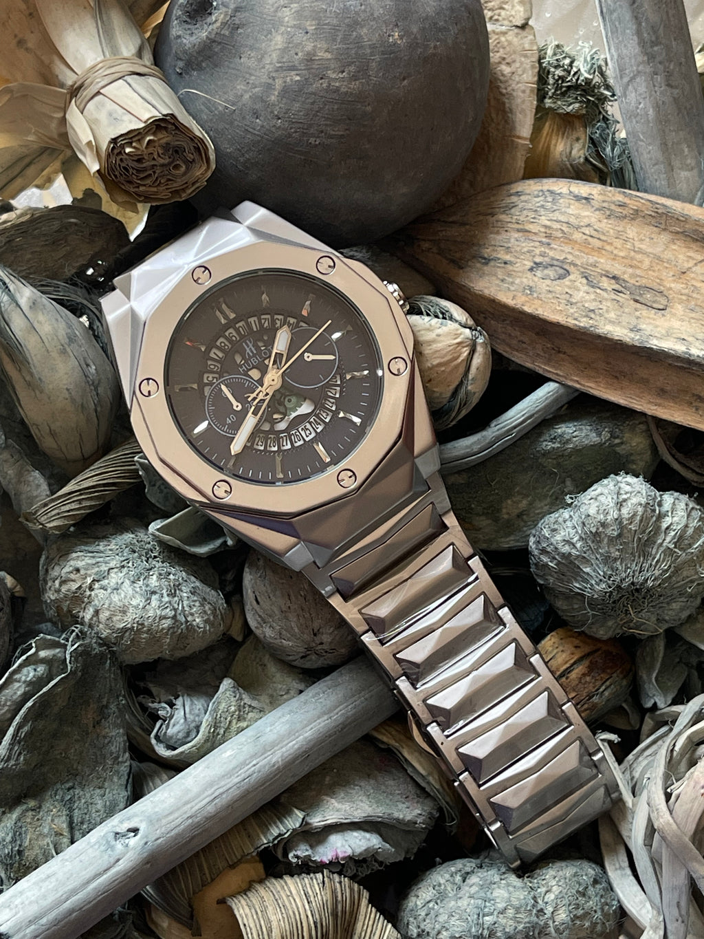 Hublot Genève – Blue Dial Stainless Steel Swiss Timepiece