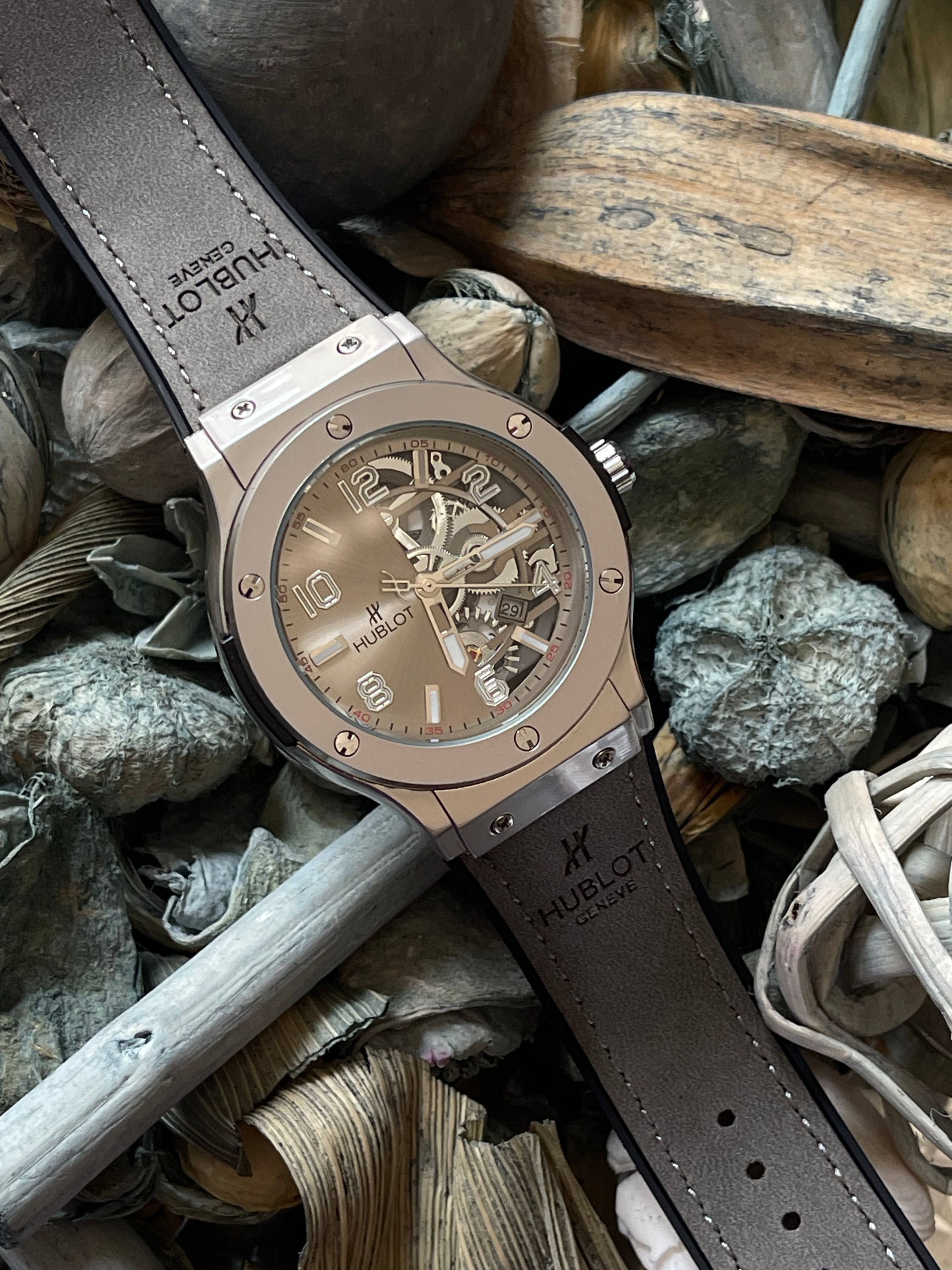 Hublot Genève – Grey Dial Swiss Timepiece with Leather Strap